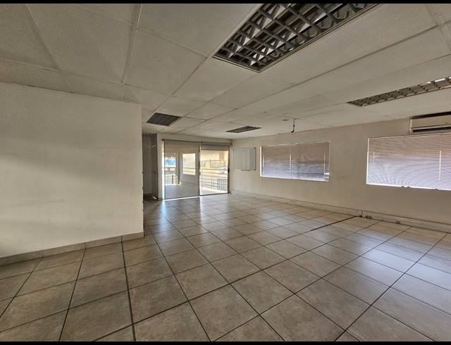 837M² WAREHOUSE FOR SALE IN TUNNEY